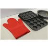 Image 2 : Muffin, Pie Tins & Silicone Oven Mitts