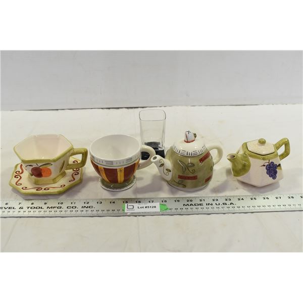 Tea Pots, Cups & Saucers