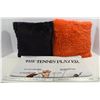 Image 1 : Plush Pillows & Tennis Beach Towel