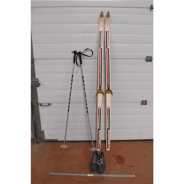 6’ Cross Country Ski’s, Poles & Boots - boots size 9?