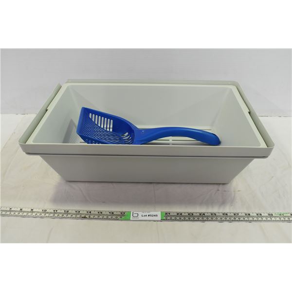 Plastic Litter Box w/ Scoop