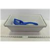 Image 1 : Plastic Litter Box w/ Scoop