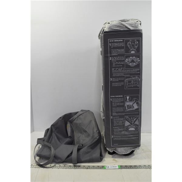 Portable Pop Up Crib – Smoke Odor