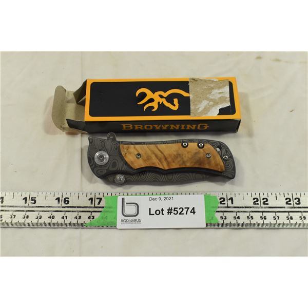 Browning Pocket Knife w/ Design on Metal