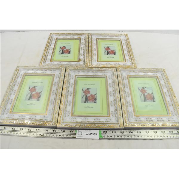 5 White Picture Frames