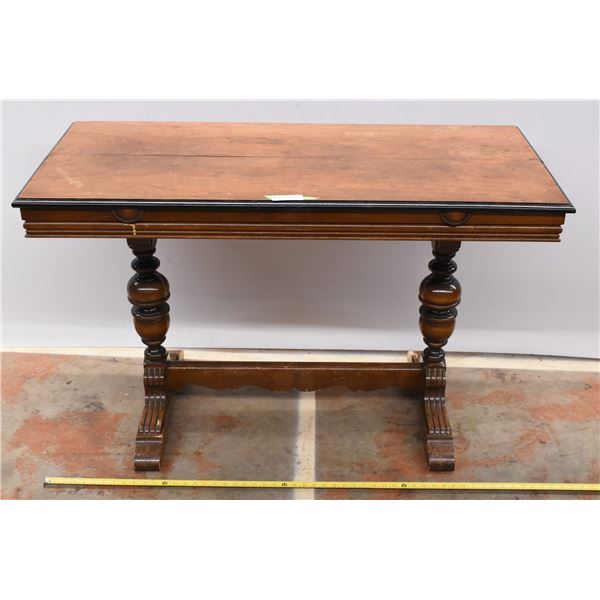 *Extendable Wooden Table