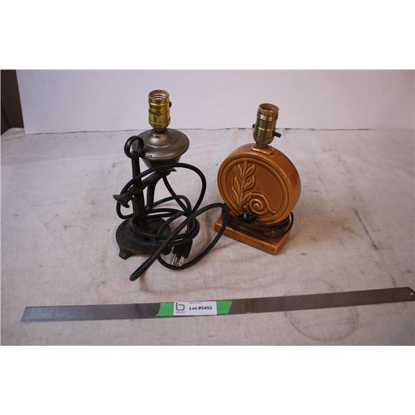 2 Lamps without shades