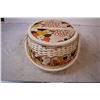 Image 4 : Singer Sewing Basket with Crochet items