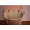 Image 3 : Tall Vinyl Laundry basket - vintage