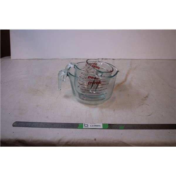 Pyrex Measuring Cups set of 3