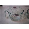 Image 3 : Pyrex Measuring Cups set of 3