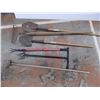 Image 1 : shovels, gardening tools
