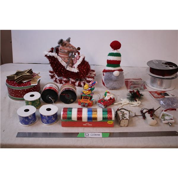 Christmas Ribbon, Ornaments