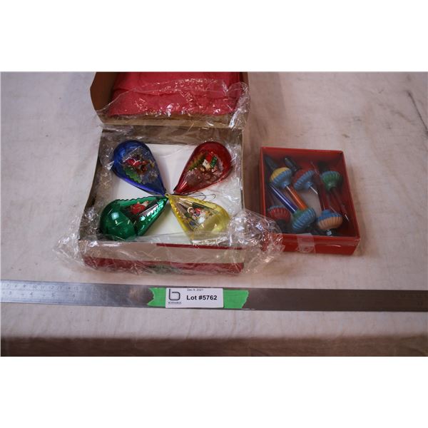 Christmas decorations with liquid, Vintage Nativity