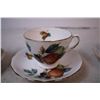 Image 5 : Tea Cups and saucers