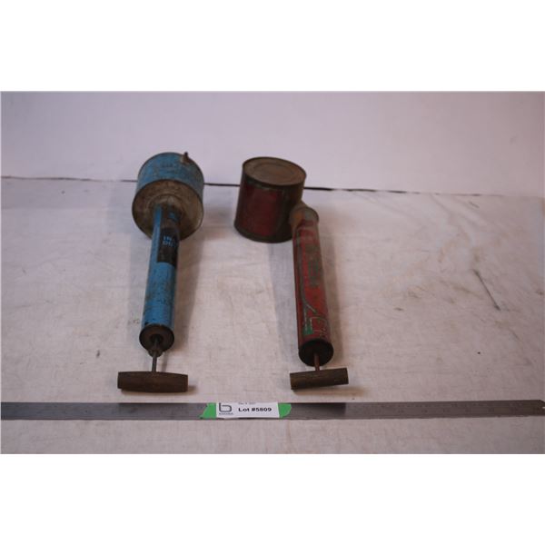 Insect Duster Sprayer tins