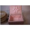 Image 3 : Sewing baskets