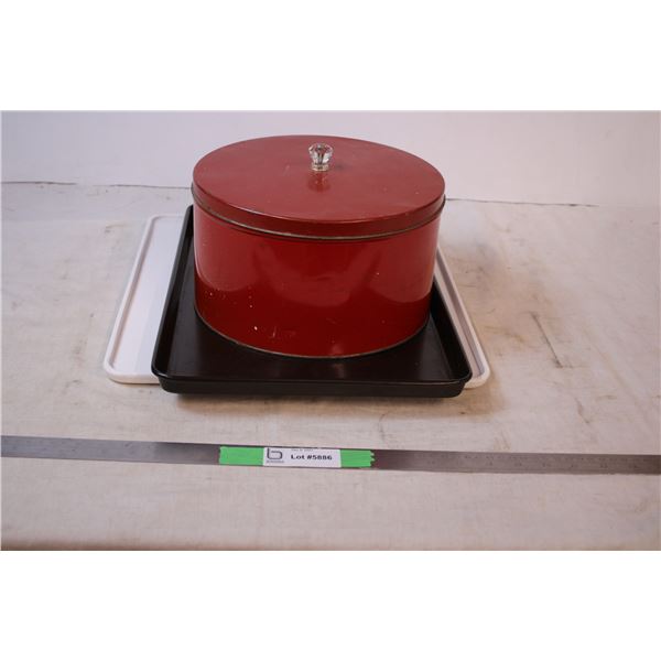 Vintage storage Tin,cookie sheets