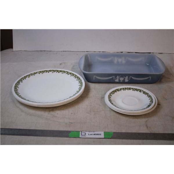 Casserole dish,plate set