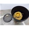 Image 2 : *John Deere oil bucket with ball of twine inside