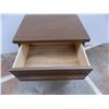 Image 3 : *small night stand dresser