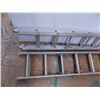 Image 2 : (2) 15ft extension ladders