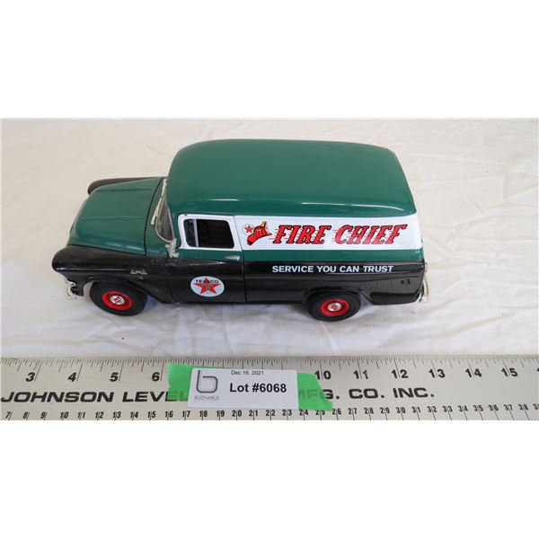 Matchbox 1:18 Scale - 1957 GMC Parcel Van 2000 mattel - texaco fire chief design