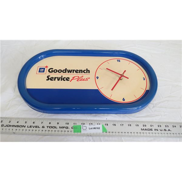 good wrench service battery operated clock (piece where it hangs is broken)