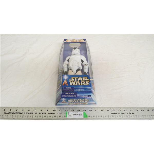 Star Wars attach of the clones figures - NIB