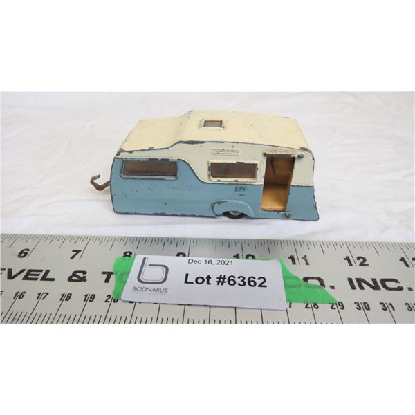 Dinky Toys Ford Berth Caravan - 4.5  long