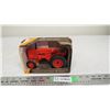 Image 1 : John Deere 1947 model MI tractor - NIB - 1/16 scale