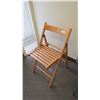 Image 2 : wooden folding chair