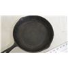 Image 2 : 10" cast iron skilled