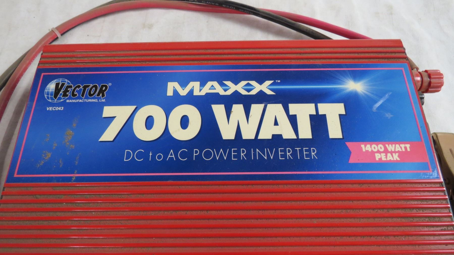 Vector Ac Power Vector 700W DC to AC power inverter
