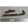 Image 4 : antique bale twine cutter + carpenters square marker
