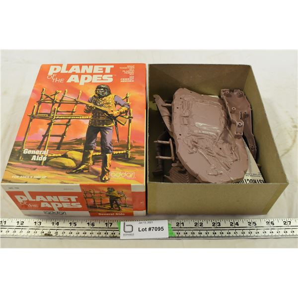 Planet of The Apes Plastic Model Ape