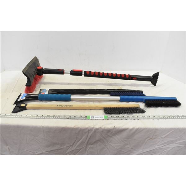 Snow Brushes/Scrapers