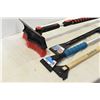 Image 2 : Snow Brushes/Scrapers