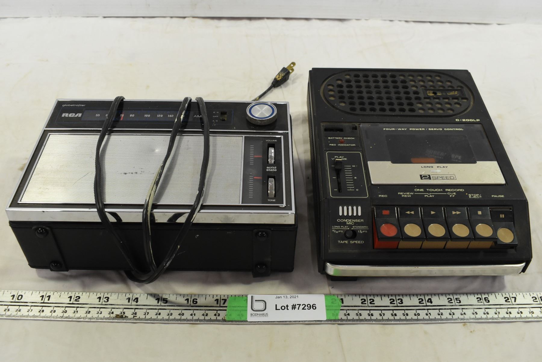 2 Speed Recoder Vintage RCA Radio & 2-Speed Tape Recorder