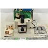 Image 1 : The Swinger Polaroid Camera – Black & White