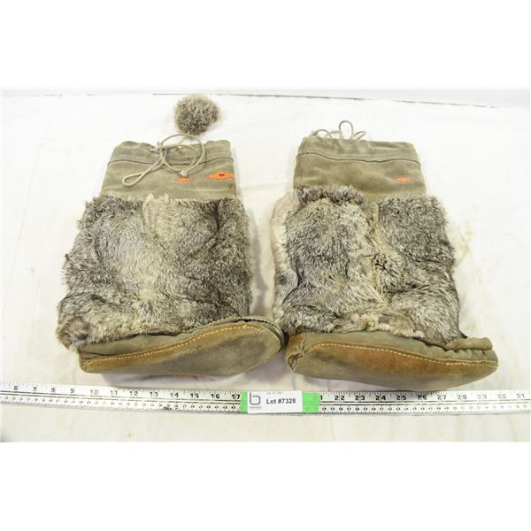 Size 5 Mukluks – Used Condition