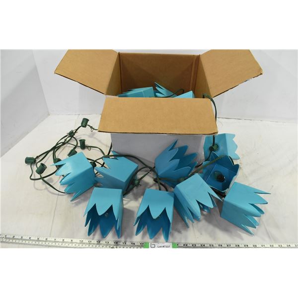 Hanging Plastic Lights – Missing Blue Hoods