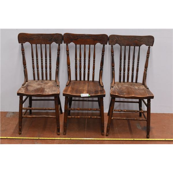 *Set of 3 Vintage Wooden Chairs