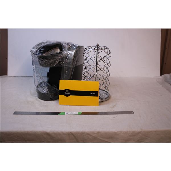 Keurig Coffee Maker with cup organizer- working