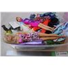 Image 5 : Disney Princesses Storage Box, Bin with Barbies and Barbie clothes & accessories