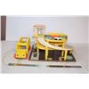 Vintage Fisher Price Little People-Bus, Garage and Car Wash