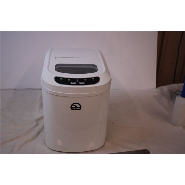 Ice Maker Igloo-works perfect