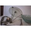 Image 3 : Light Fixture,Faucet,