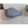 Image 4 : Blue enamel Bedpan + Collander