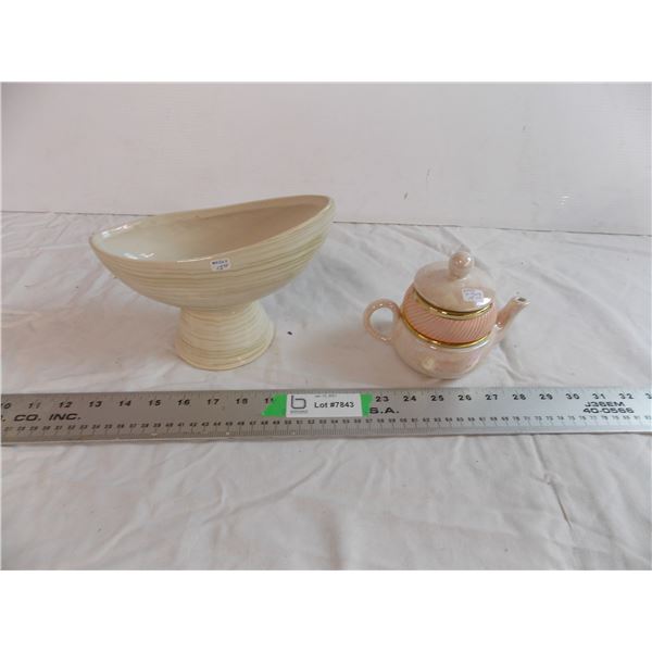 Capodimonite teapot + Mccoy Vase